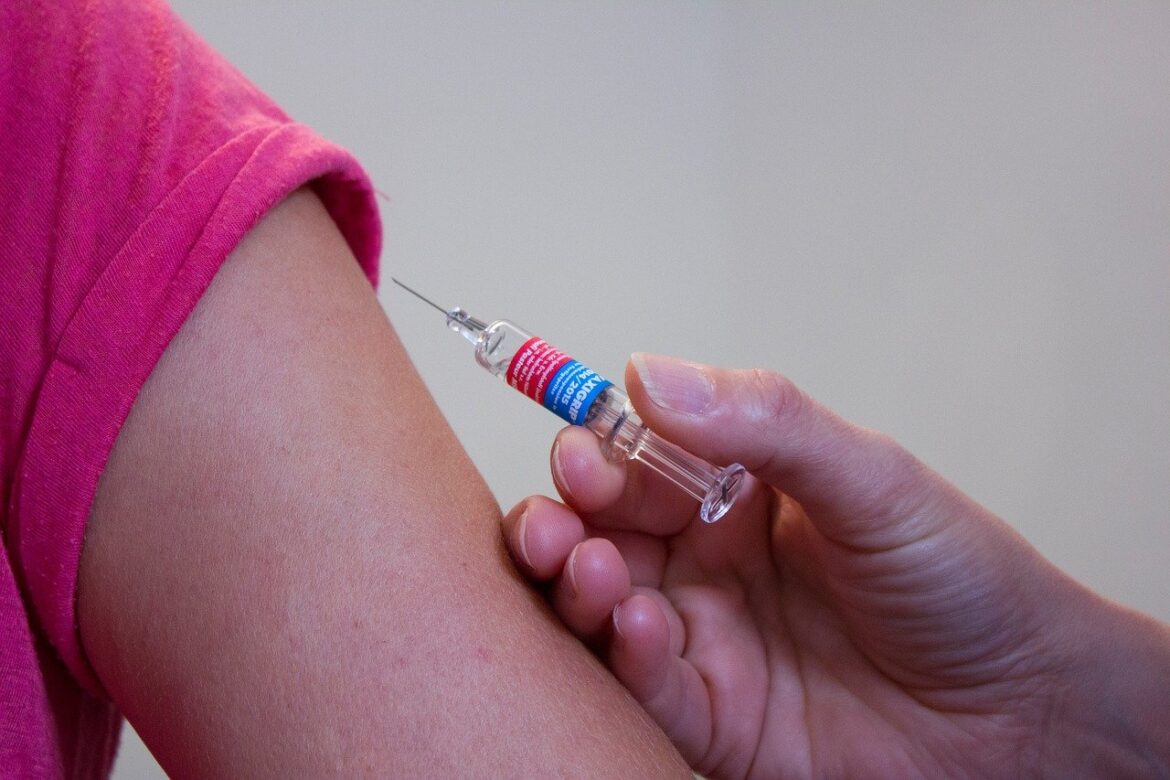 Vaccinazioni e priorità, Capoccia: “Si inseriscano soggetti a rilevante rischio sanitario”. E scrive alla Regione