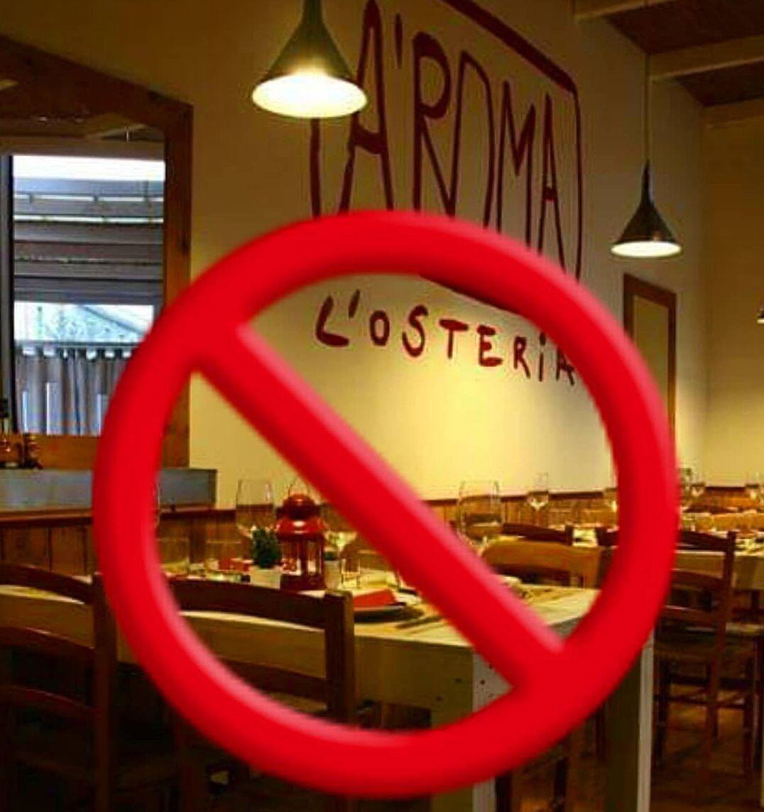 Coronavirus, il duro sfogo di una ristoratrice: “Noi come untori, ma in via Trinchese passeggiano in centinaia”
