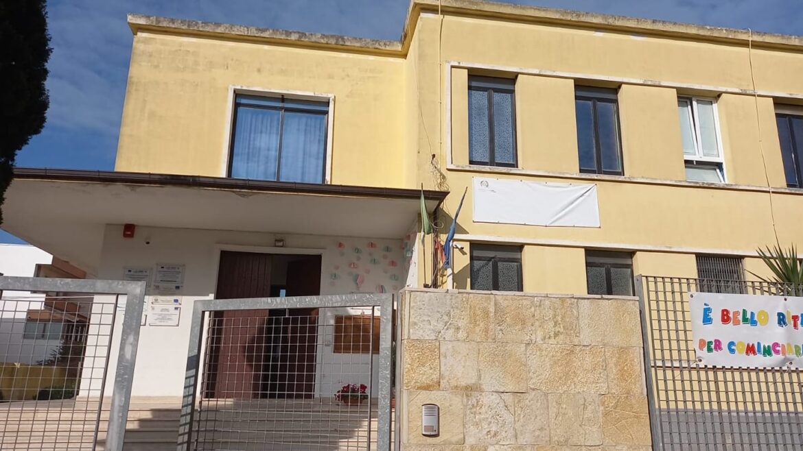 Alunno di scuola elementare positivo al covid, la sindaca di Porto Cesareo chiude classe