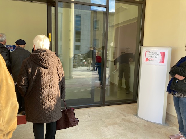 Vaccinazioni, somministrate le prime dosi agli over 80. Fedele: “Giornata storica”