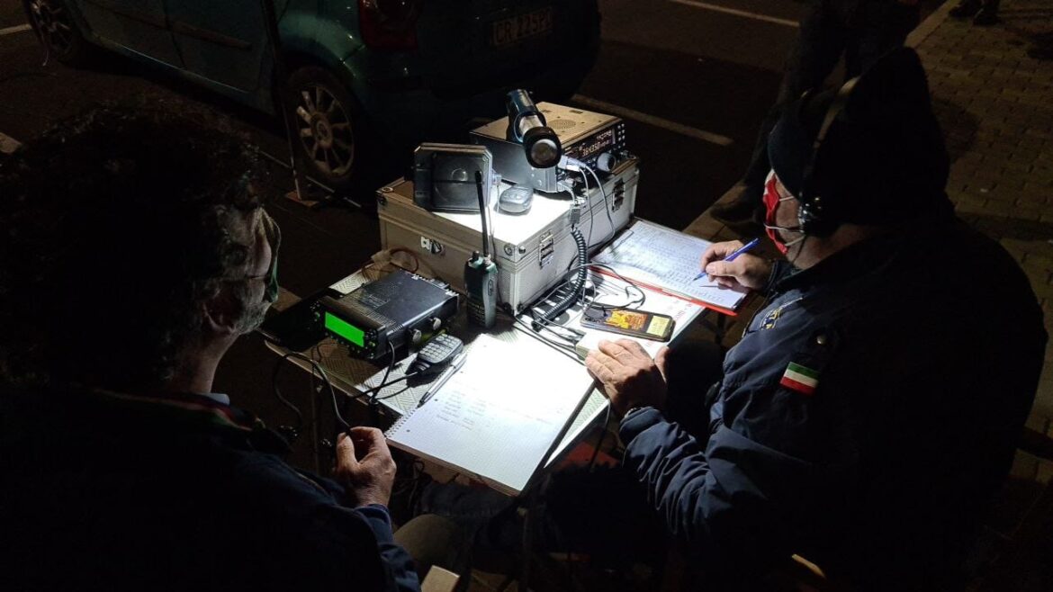 [video] – Trasmissioni in scenari di emergenza: ok il test dei radioamatori