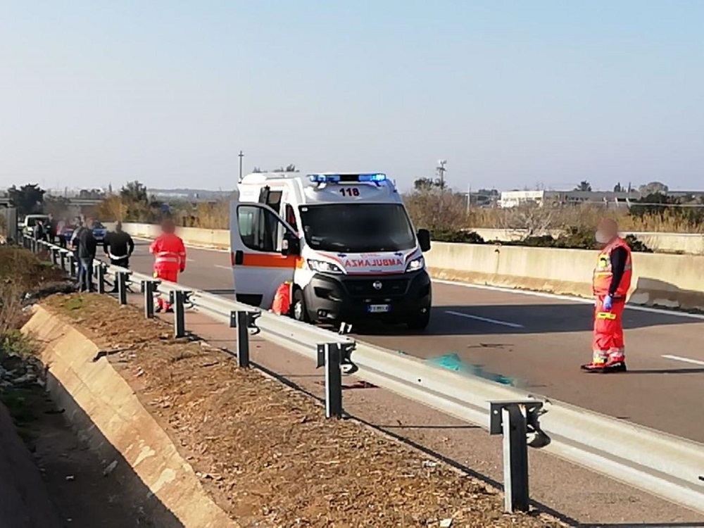 Tamponato da un’auto sulla ss274, muore ciclista 45enne