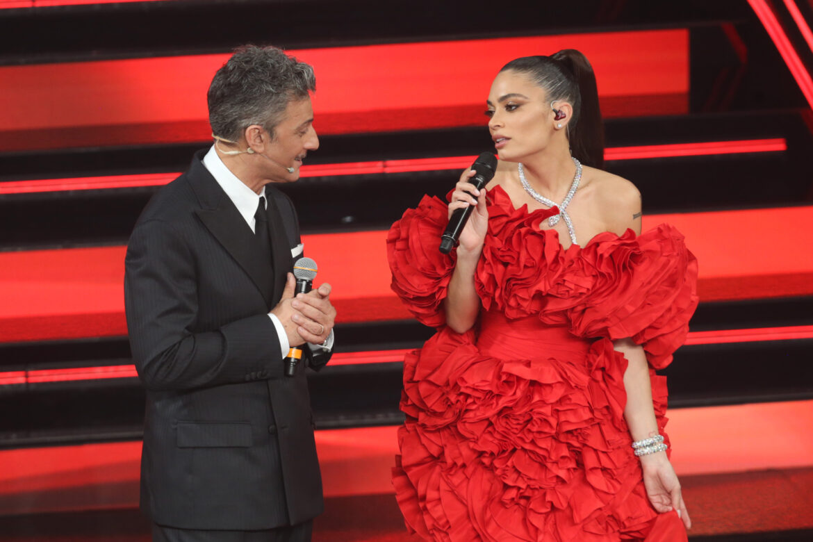 Elodie, riscatto e tenacia. E sul palco dell’Ariston si ricostituisce la band salentina