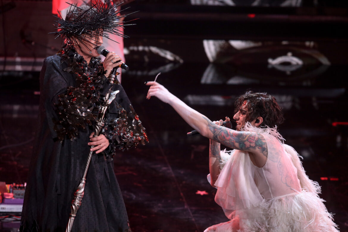 Sanremo, Gaudiano vince tra le nuove proposte. Achille Lauro porta sul palco il punk rock e la libertà di “chi se ne frega”