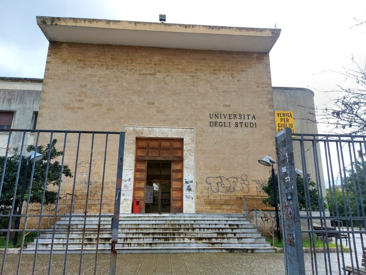 Studenti delle scuole superiori alle prese con i dati del Cern