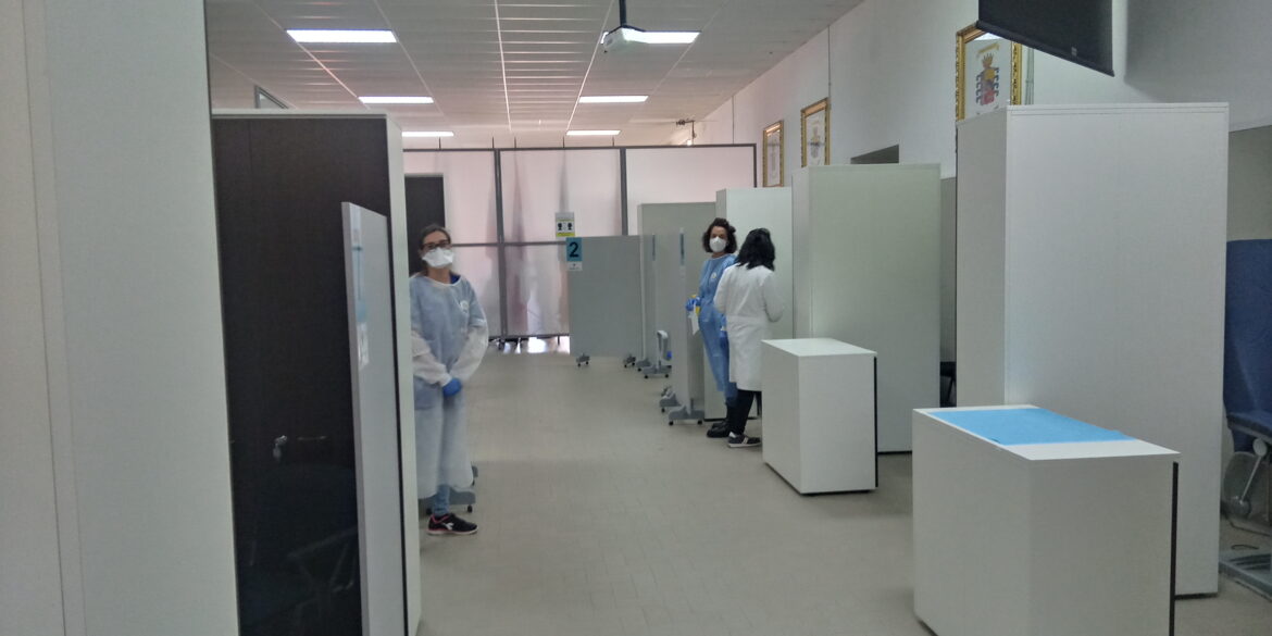 Dosi residue dei vaccini a fine giornata, la Asl: “Solo per le fasce target previste, evitate attese vane”