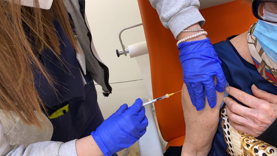 Prosegue campagna di vaccinazione, 33.548 gli over 80 in provincia cui è stata somministrata una dose