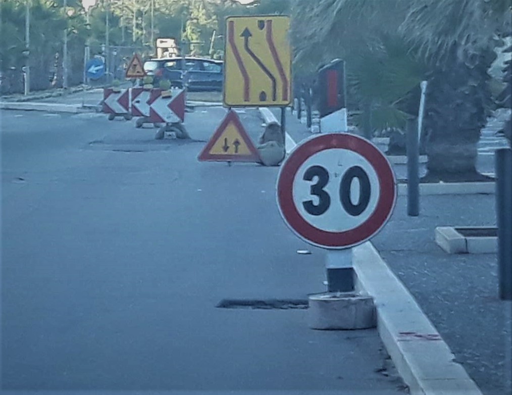 Programma regionale per sistemare strade e marciapiedi: 100 milioni di euro ripartiti per i 257 Comuni pugliesi