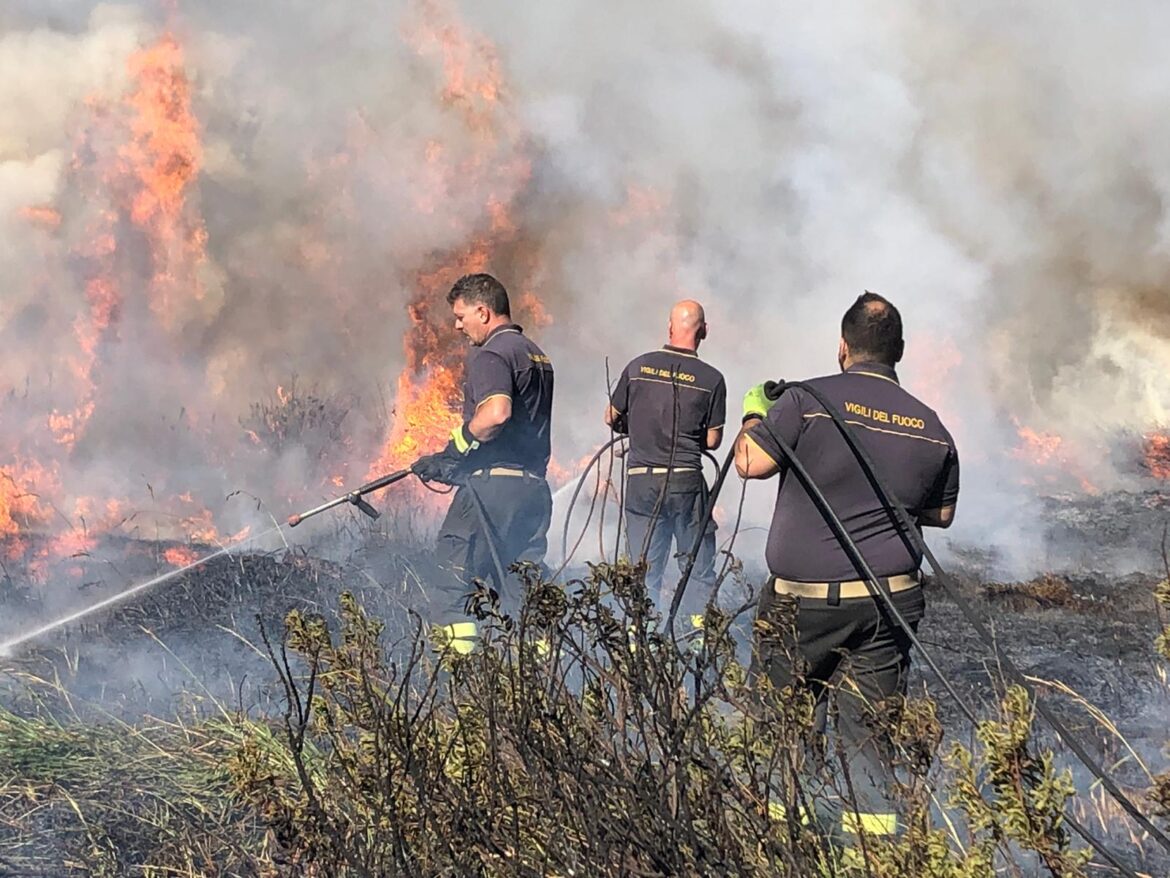 Il Salento brucia. E il Conapo torna a chiedere “elasticità” nel sistema di soccorso e risorse adeguate