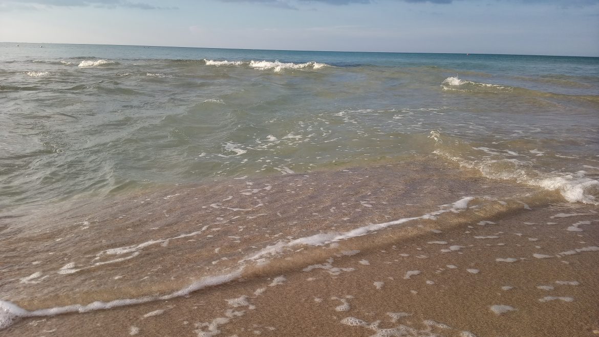 La “corriera”, le “cabine”, i primi bikini: i ricordi dei leccesi in un progetto di “autoritratto” sulle marine