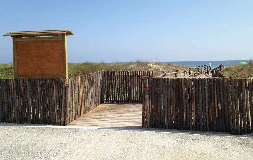 Fruizione delle spiagge libere leccesi: in arrivo nove percorsi di accesso in materiale sostenibile