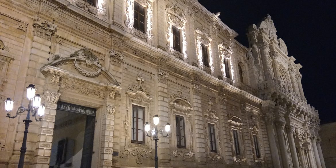 Nuova illuminazione artistica: Palazzo dei Celestini torna a splendere anche di notte
