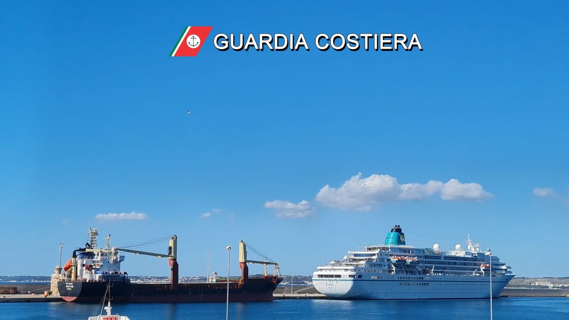 Prosegue la stagione crocieristica a Gallipoli, in mattinata l’approdo della Amadea con a bordo oltre 300 passeggeri