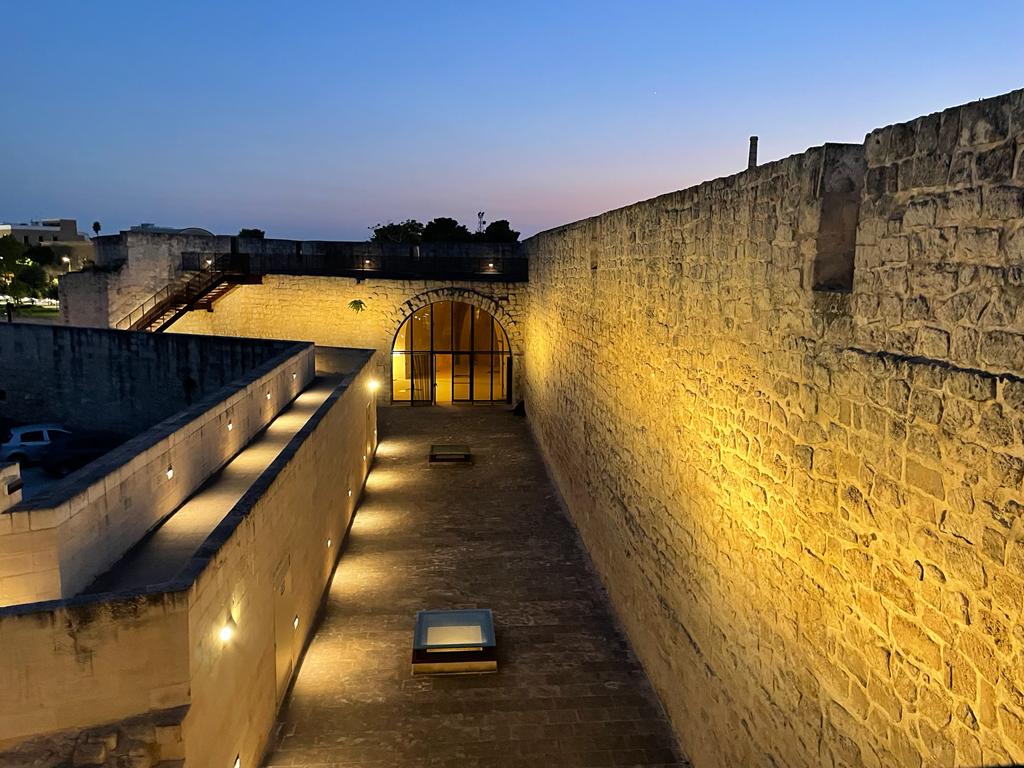 Mura Urbiche, aperture estive con visite guidate gratuite. Ma è polemica, Scorrano: “Luci e ombre sul modello di gestione”