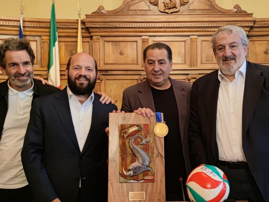 Azzurri sul tetto del mondo dopo 24 anni, l’abbraccio del territorio al coach salentino “Fefè” De Giorgi