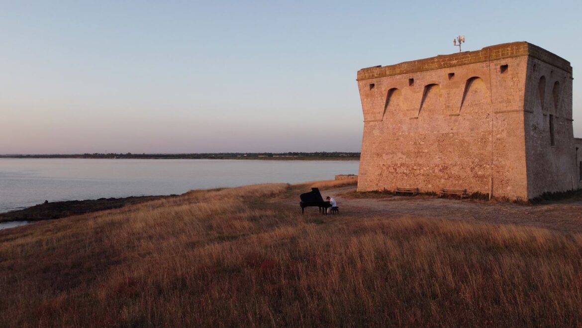 [video] – “Infinita maris”, Signorile celebra in musica la bellezza di Torre Guaceto