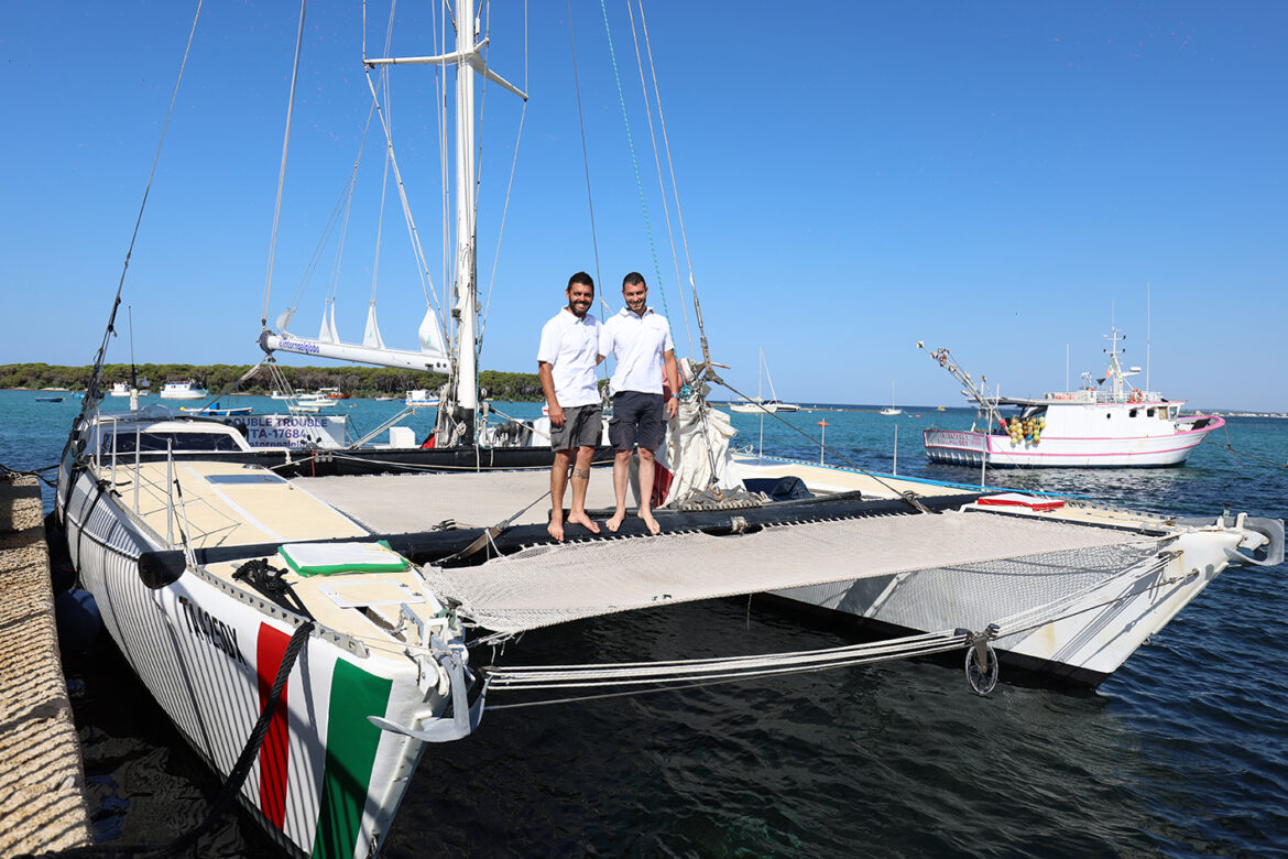 Sul catamarano attorno al mondo senza scalo: la sfida di due velisti salentini